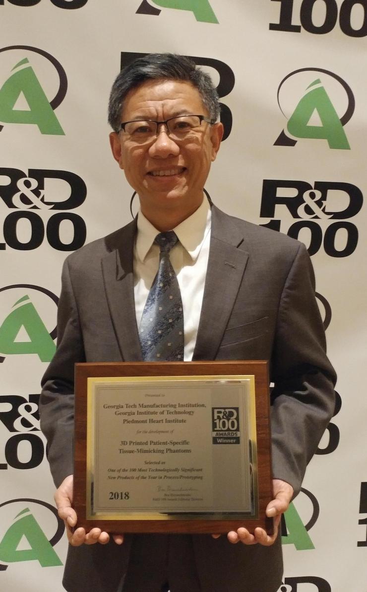 <p>Chuck Zhang, Harold E. Smalley Professor in the Stewart School of Industrial and Systems Engineering at Georgia Tech, in Orlando, Fla., to receive the R&amp;D 100 Award.</p>
