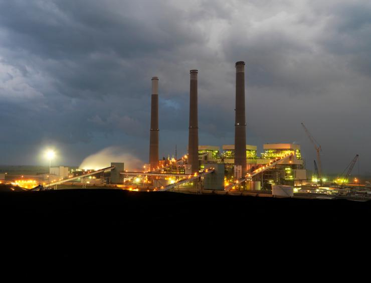 <p>The coal-fired Jeffrey Energy Center near Emmett Township, Kansas. Credit: Wikicommons CC Bounzie66</p>