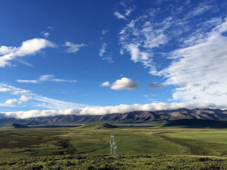 <p>The Tibetan Plateau is an area of about 2.5 million square kilometers in which summertime high temperatures seldom rise above 25 degrees Celsius and nighttime temperatures could drop below freezing even in the summer. (Credit: Xian Yang and Qianna Xu)</p>