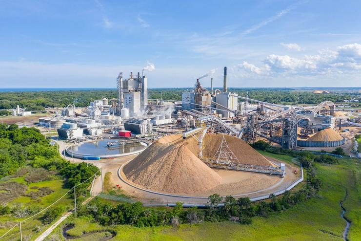 <p>Georgia Tech has discovered energy-efficient filtration membranes to recycle pulping wastewater in paper mills that could cut energy waste by more than 30%. (Photo credit: NEFLO Photo/Shutterstock.com)</p>