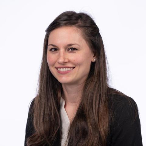 Emily Carpinone headshot