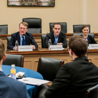 <p> Beth Mynatt (far right) makes presentation at U.S. congressional briefing</p>