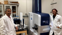 Researchers Rakesh Singh (L) and Ludyanna Lebon with the timsTOF HT and nanoElute2 systems 